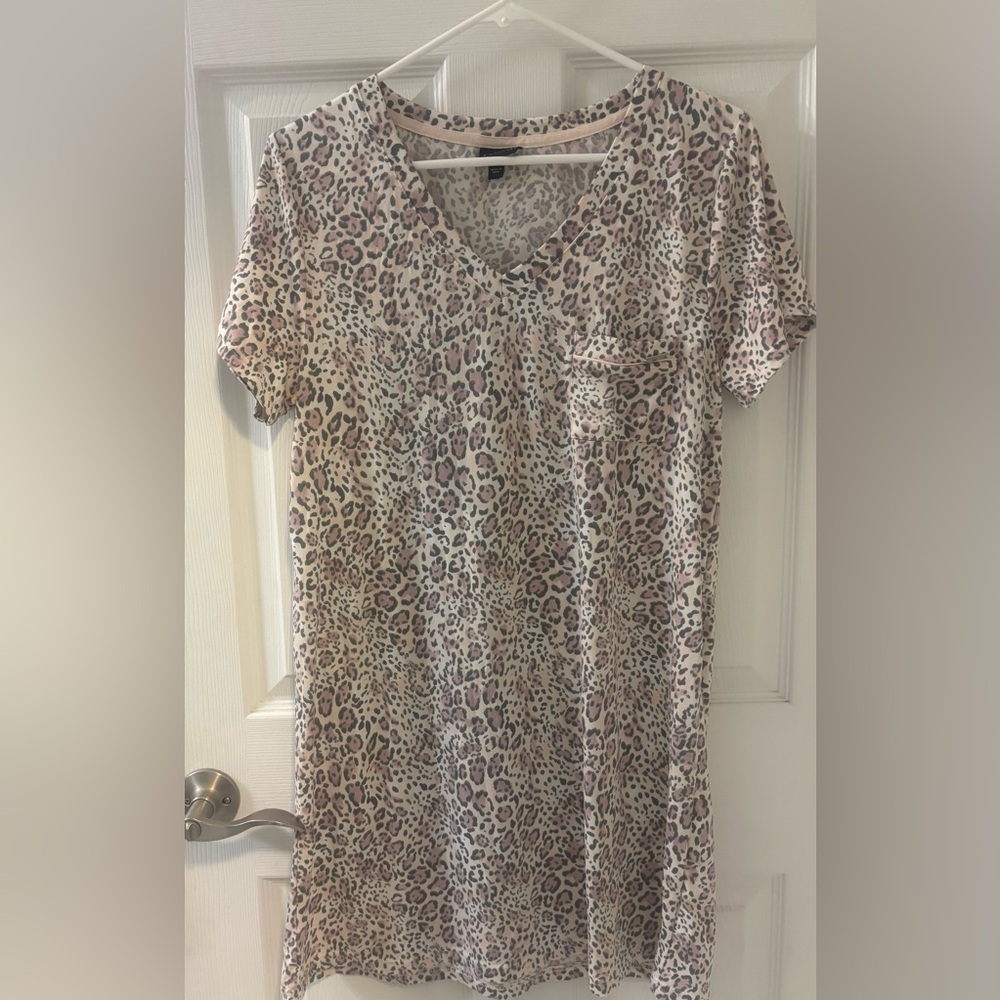 Tahari‎ Animal Print T shirt Night Gown